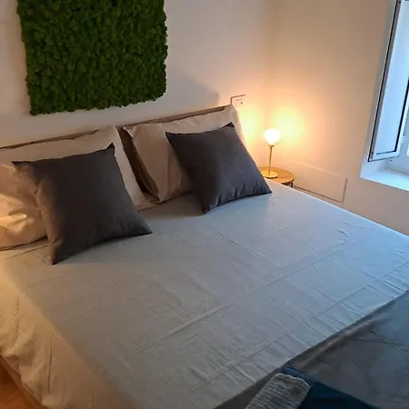 Corte Sui Tetti Di *