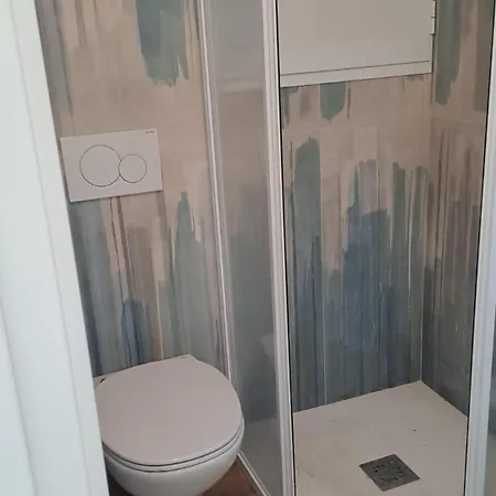 Corte Sui Tetti Di アパート *